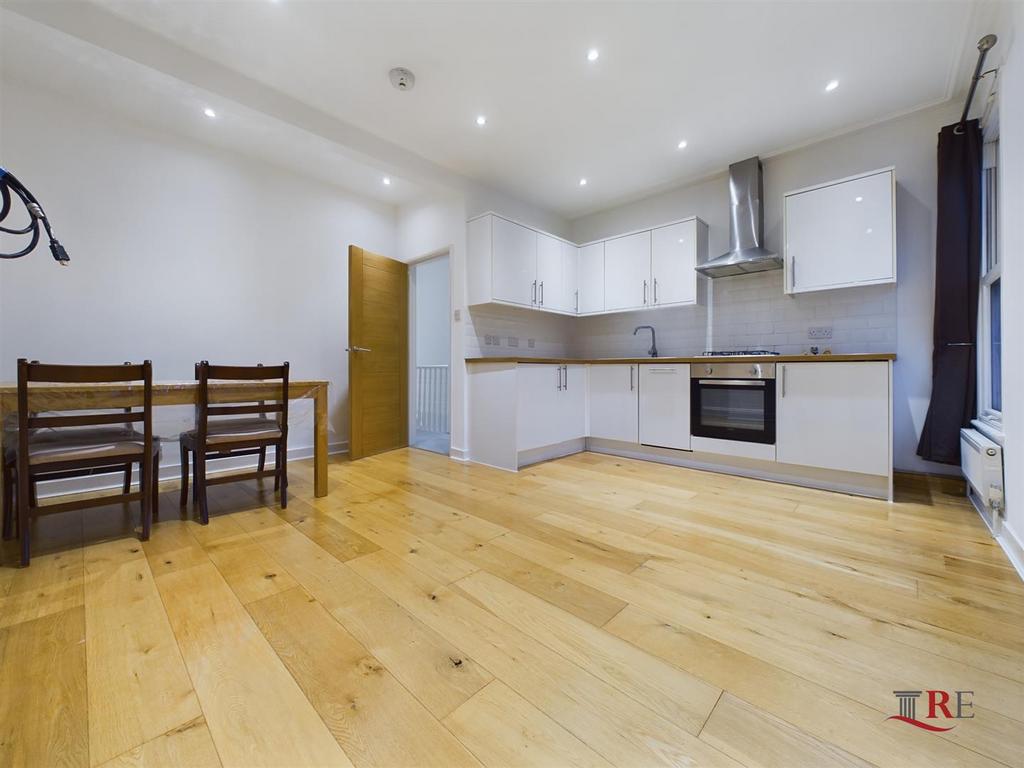 Apartment in London - View 2