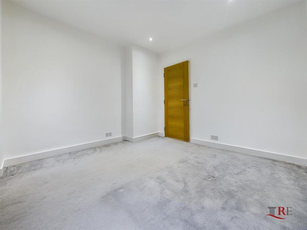 Apartment in London - View 3
