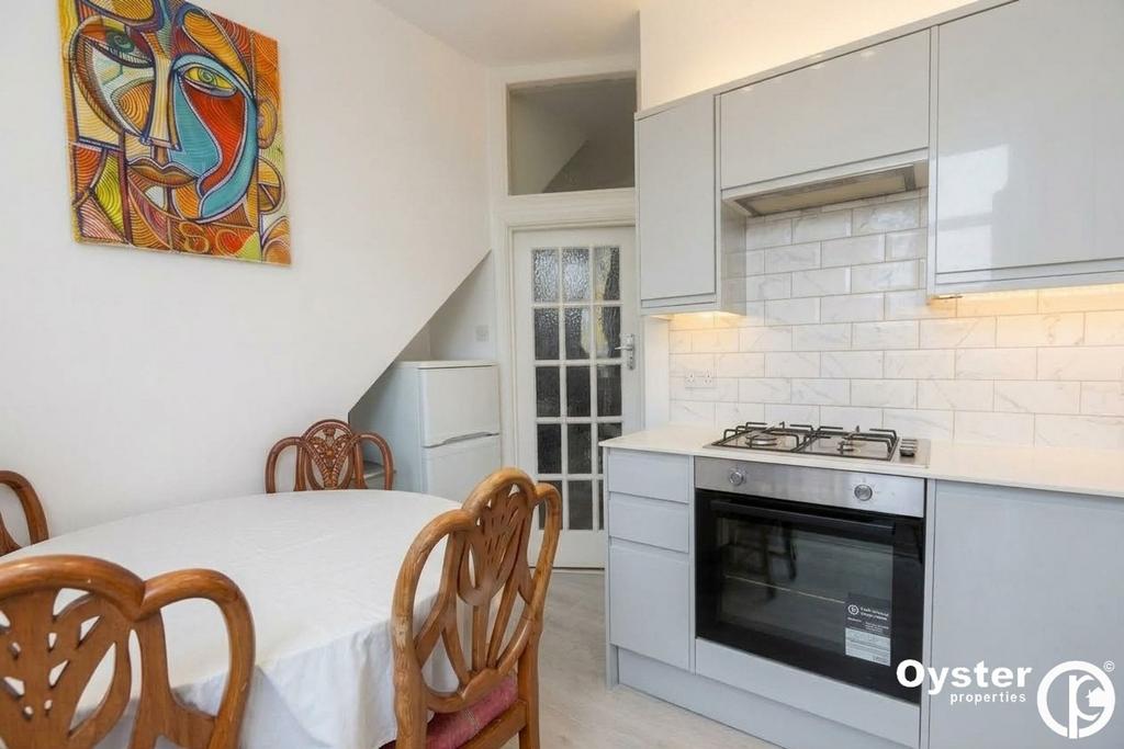 Apartment in Barnet - View 5