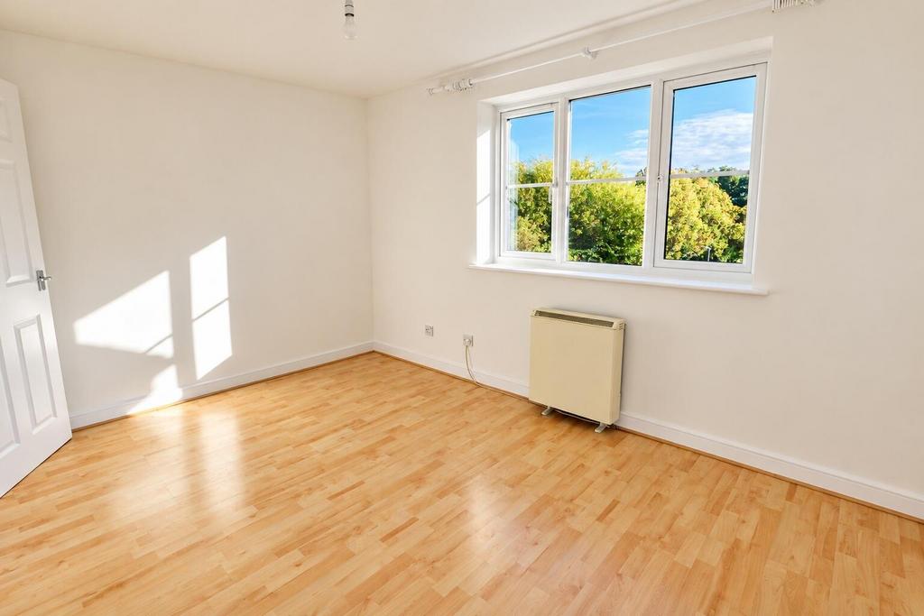 Apartment in Surrey - View 4