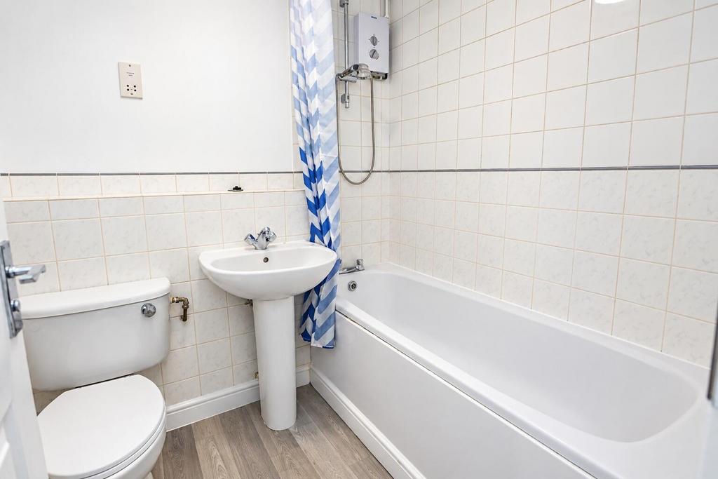 Apartment in Surrey - More