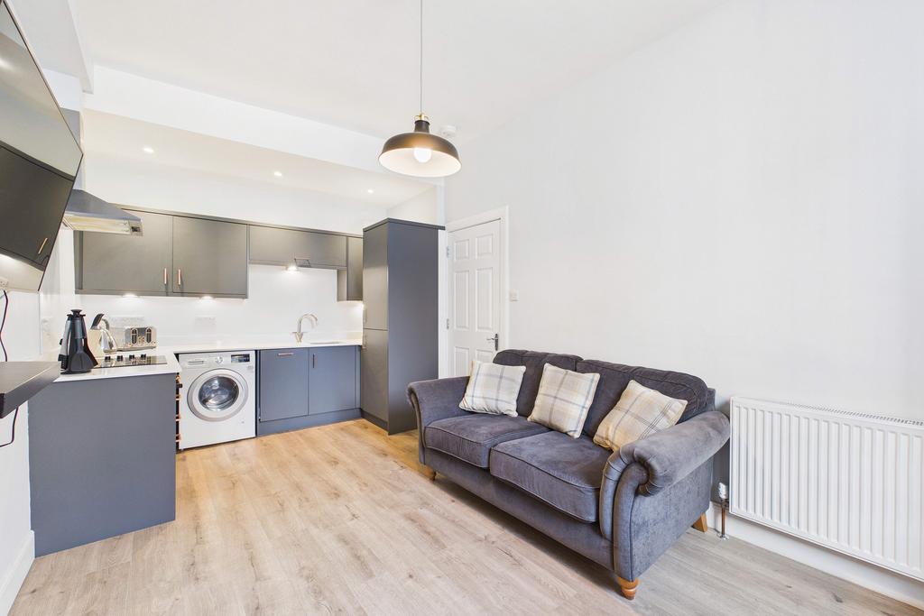 Apartment in Edinburgh - View 4