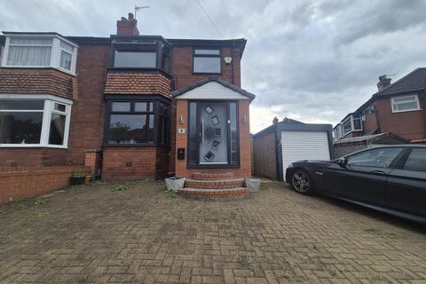 3 bedroom semi-detached house to rent, Balmoral Avenue, Hyde, SK14