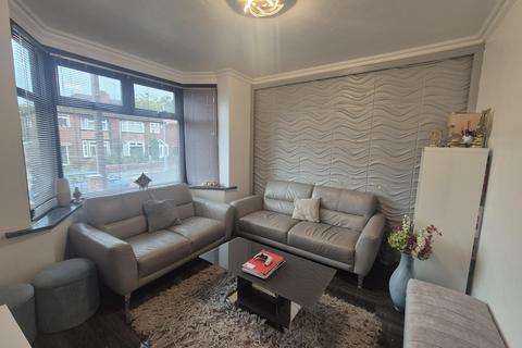 3 bedroom semi-detached house to rent, Balmoral Avenue, Hyde, SK14