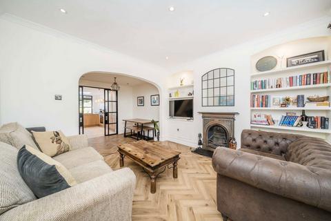 undefined, Spring Gardens, West Molesey KT8