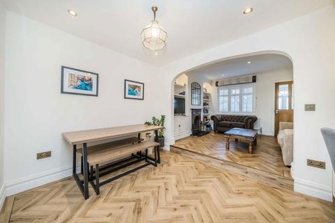 undefined, Spring Gardens, West Molesey KT8