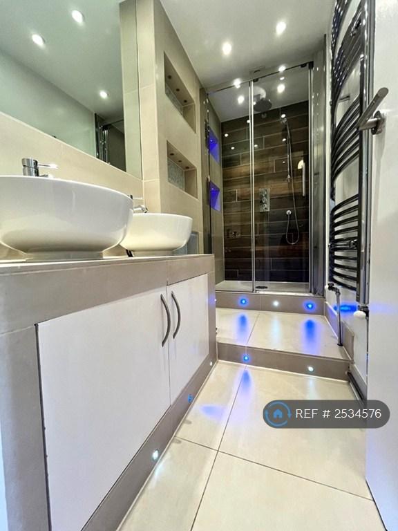 Apartment in London - View 2