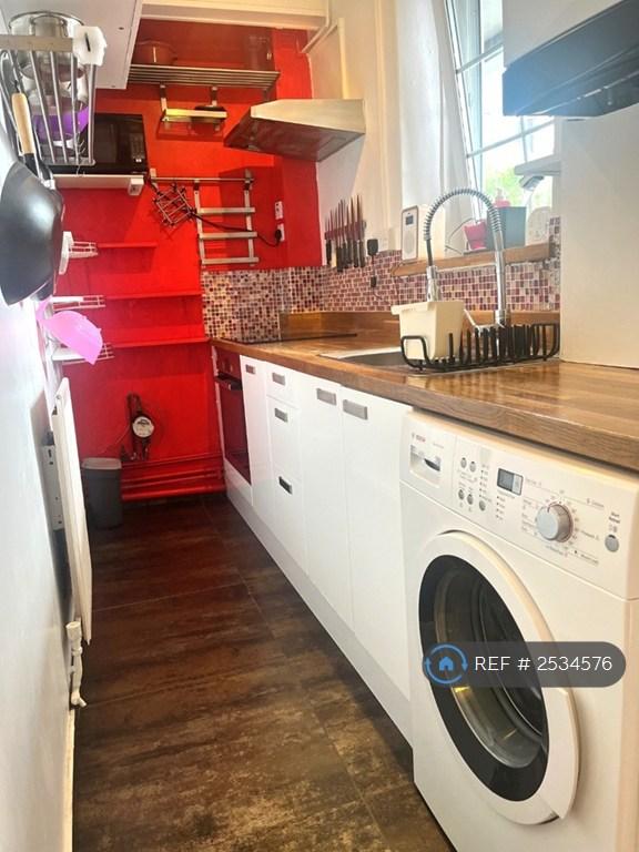 Apartment in London - View 3