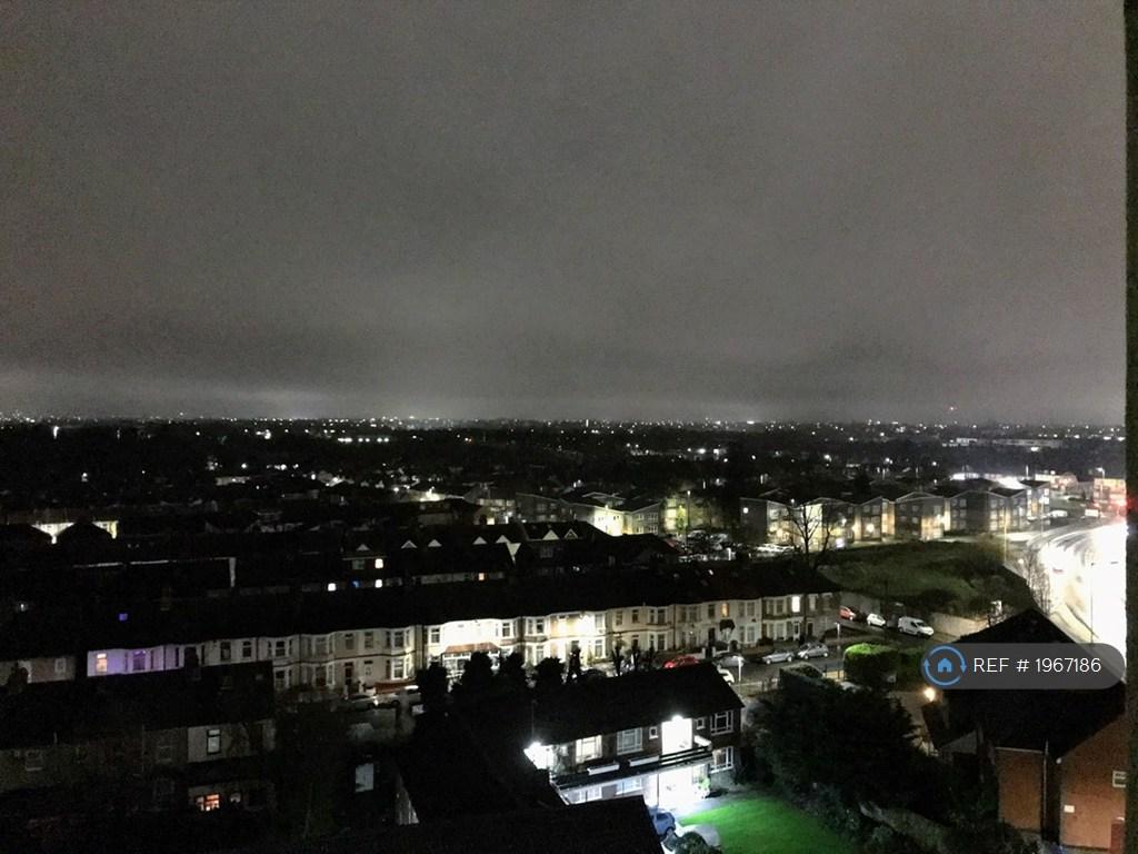 Apartment in Barking - View 3
