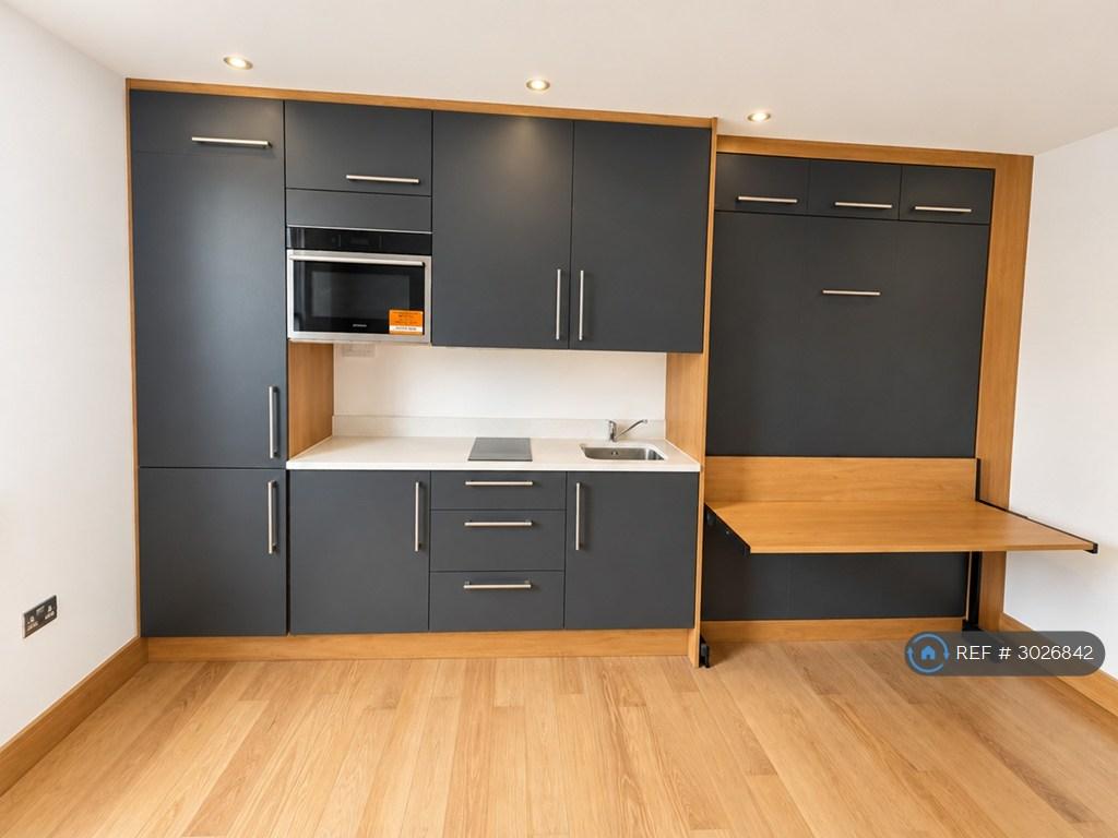 Apartment in Croydon - View 5