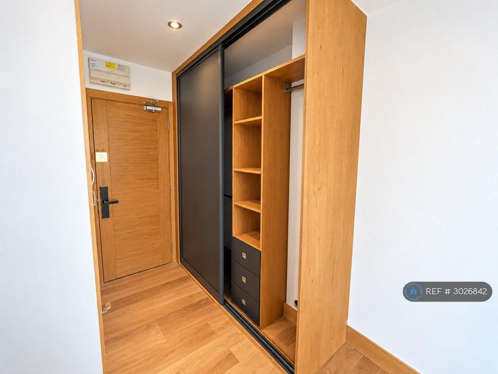 Apartment in Croydon - View 2