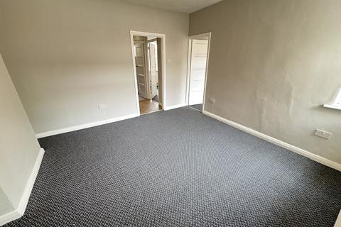 2 bedroom apartment to rent, Livingstone Road, Southall