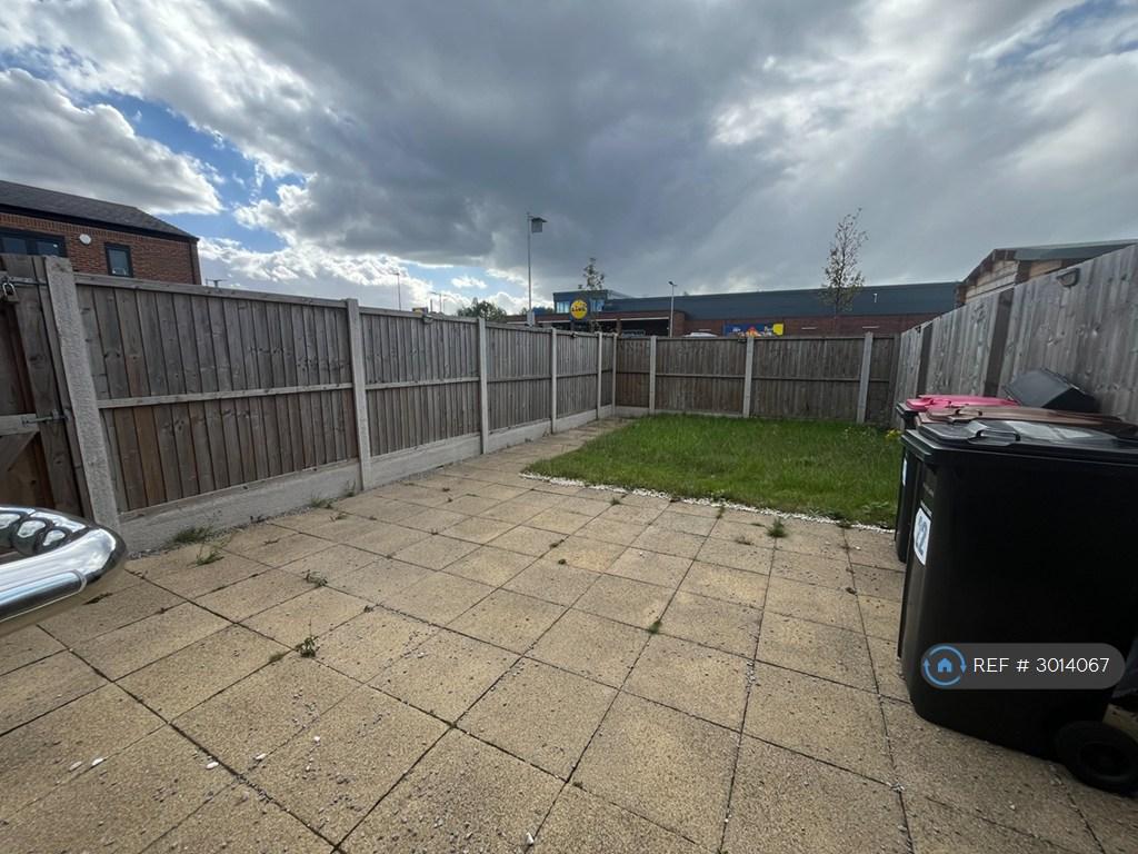 House in Salford - View 5