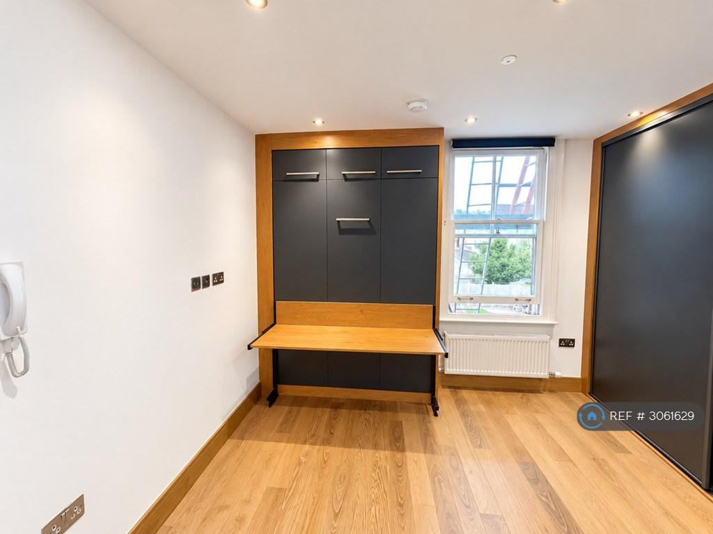 Apartment in Croydon - View 4