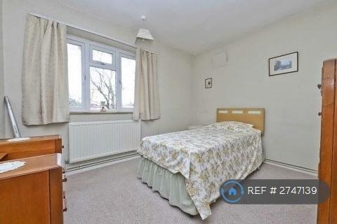 2 bedroom maisonette to rent, Beechwood Avenue, Uxbridge, UB8