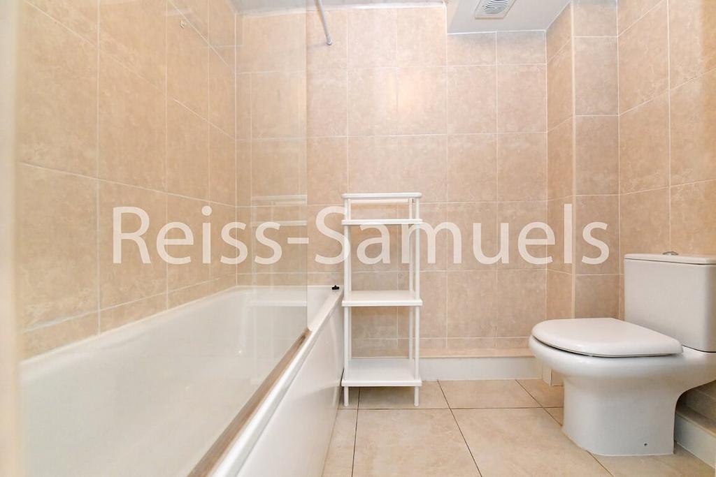 Apartment in Isle of dogs, London - More