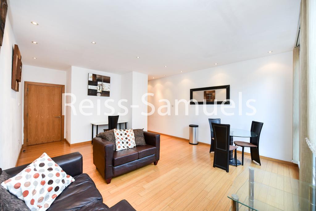 Apartment in Isle of dogs, Canary Wharf,London - View 4