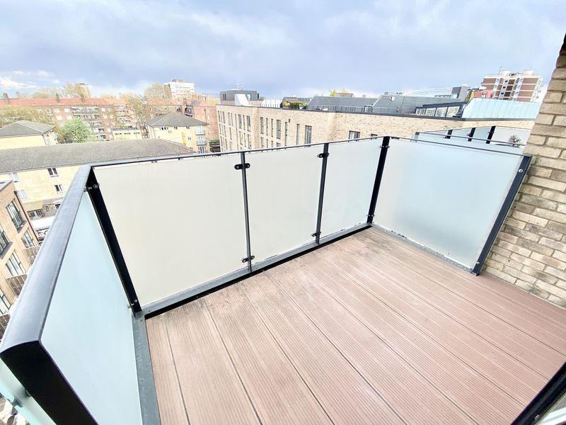 Apartment in London - View 5