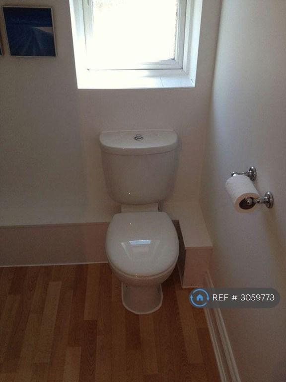 Apartment in Bristol - View 3