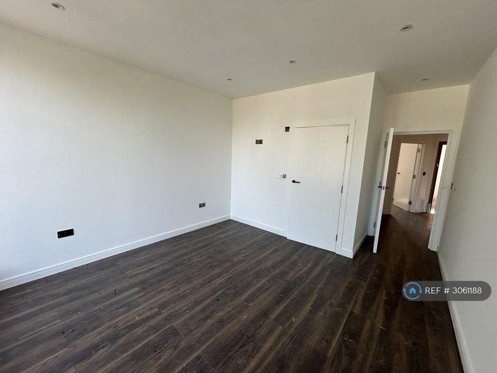 Apartment in London - View 2