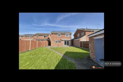 4 bedroom detached house to rent, Spinney Walk, Peterborough, PE3