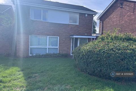 4 bedroom detached house to rent, Spinney Walk, Peterborough, PE3