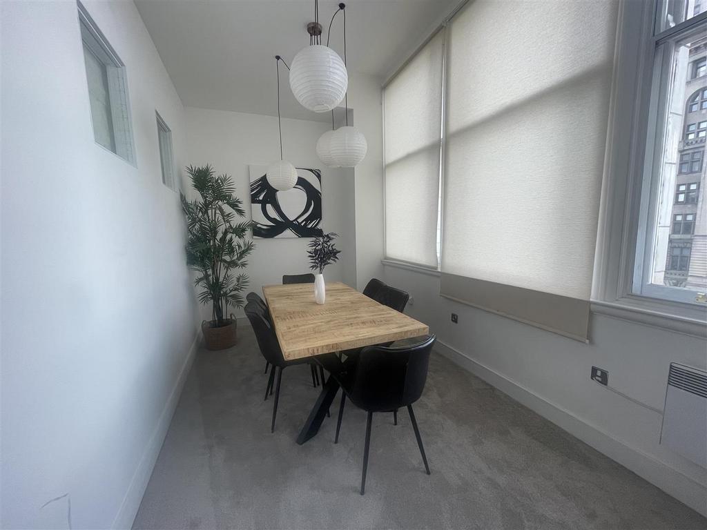 Apartment in Liverpool, Pride Quarter, Vauxhall - More