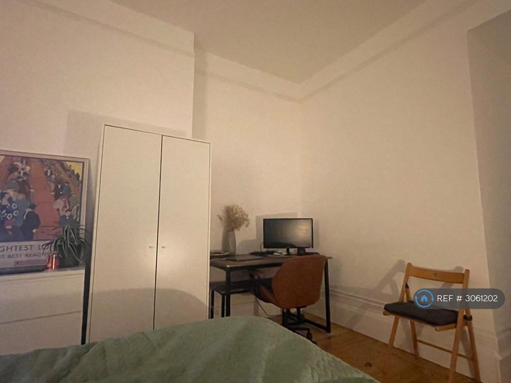 Apartment in London - View 3