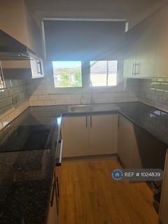 3 bedroom flat to rent, Radstone Walk, Leicester, LE5