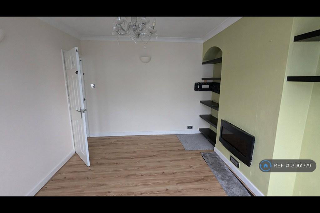 House in Sutton - More