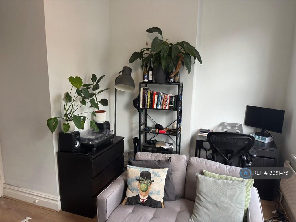 Apartment in London - View 2