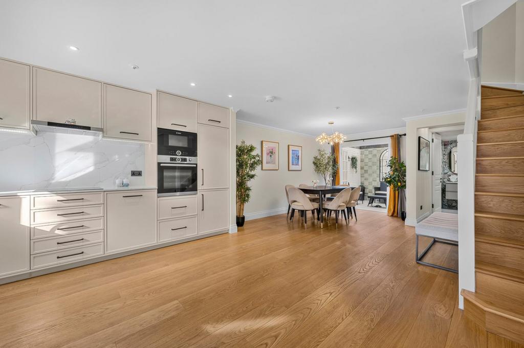 House in London - View 5