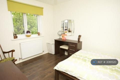 2 bedroom flat to rent, Rodley, Leeds, LS13