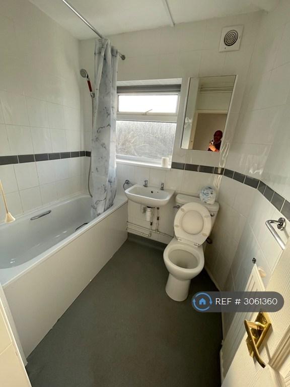 Apartment in Harrow - View 2