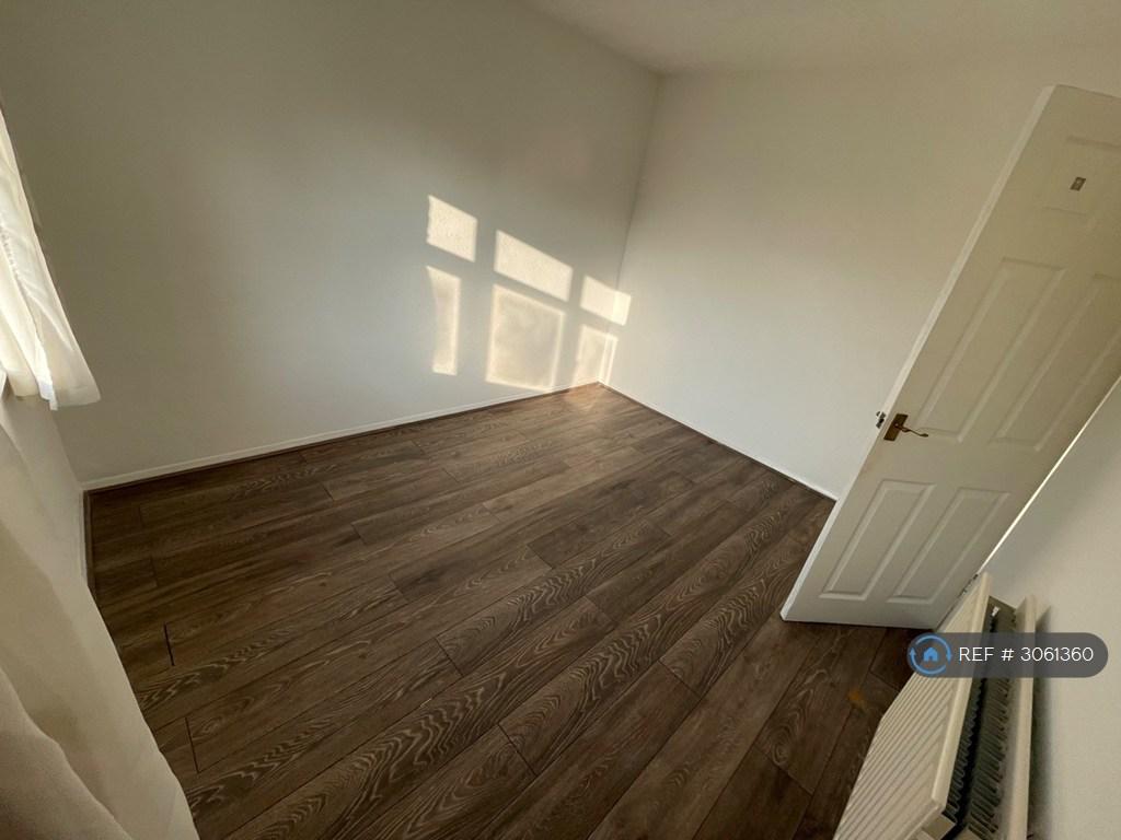 Apartment in Harrow - View 5