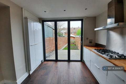 2 bedroom flat to rent, Drayton Road, London, NW10