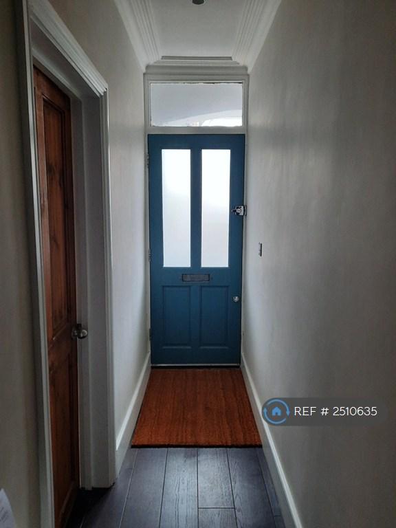 Apartment in London - View 2