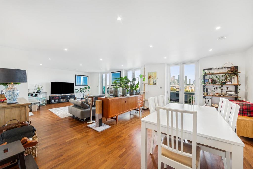 Apartment in Greenwich - View 2