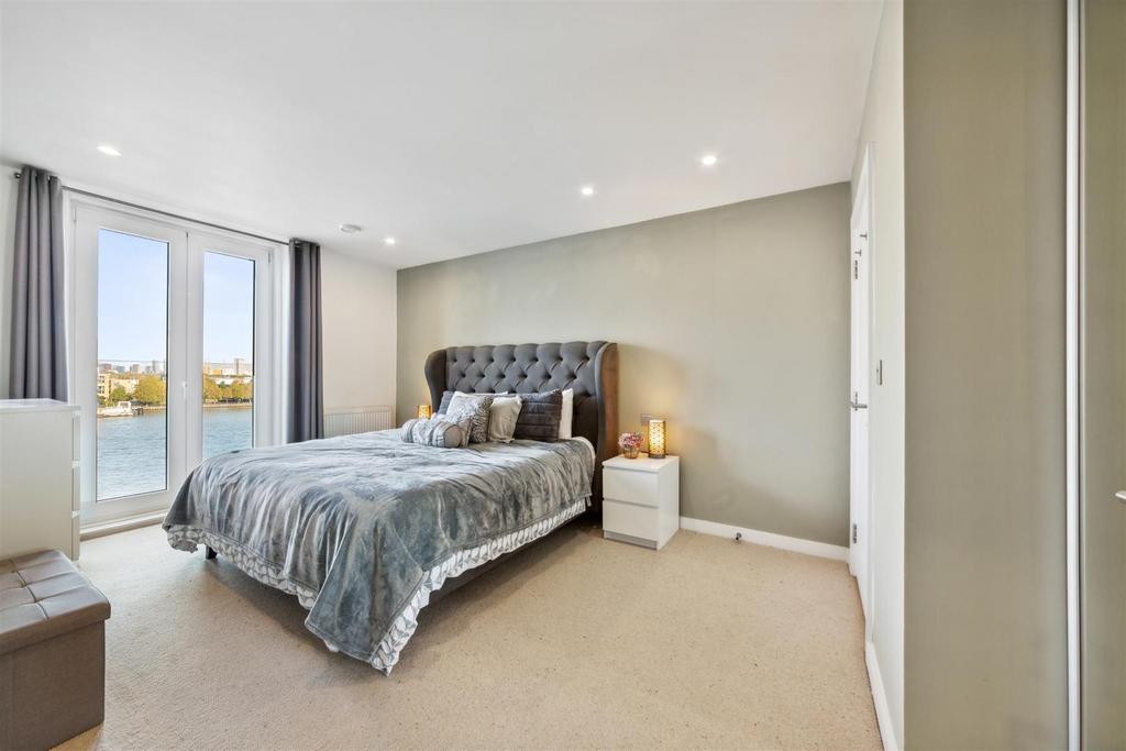 Apartment in Greenwich - View 4