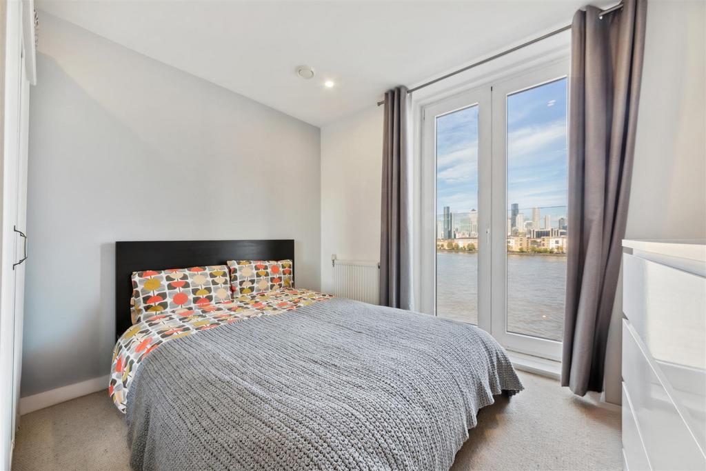 Apartment in Greenwich - More