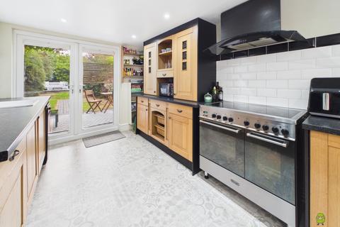 3 bedroom semi-detached house for sale, Chapel Road, Bexleyheath, Kent, DA7