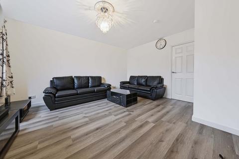 4 bedroom end of terrace house for sale, Dundee DD3