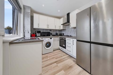 4 bedroom end of terrace house for sale, Dundee DD3