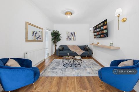 6 bedroom terraced house to rent, Auckland Road, Ilford, IG1