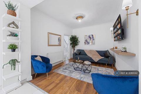 6 bedroom terraced house to rent, Auckland Road, Ilford, IG1