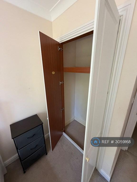 Apartment in Edgware - View 3