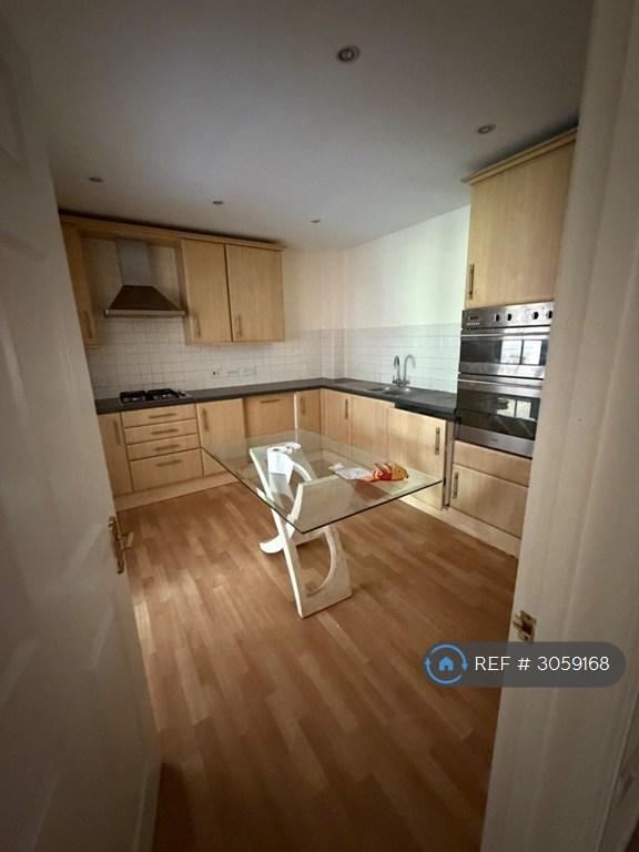 Apartment in Edgware - View 5