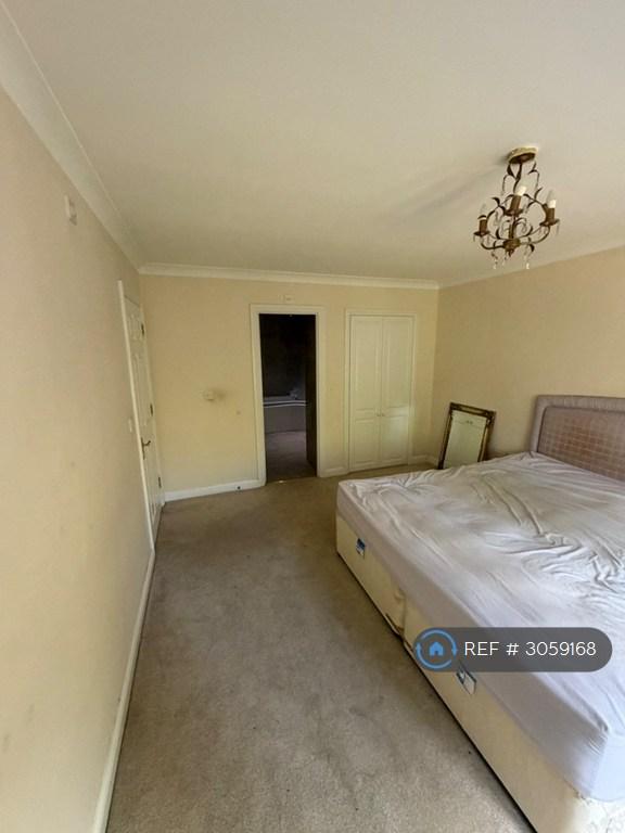 Apartment in Edgware - More
