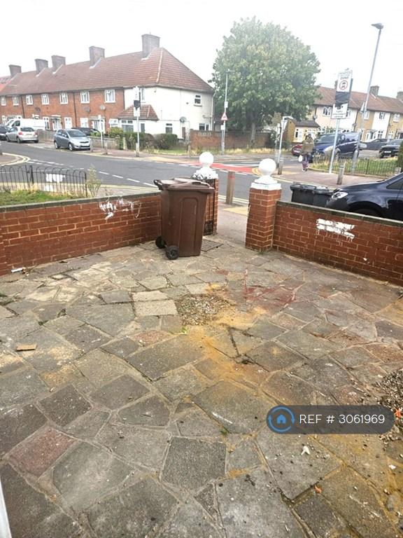 House in Dagenham - View 2