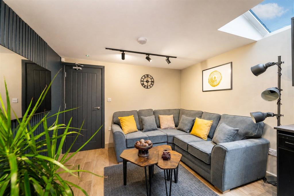 House in Birmingham, West Midlands - View 3